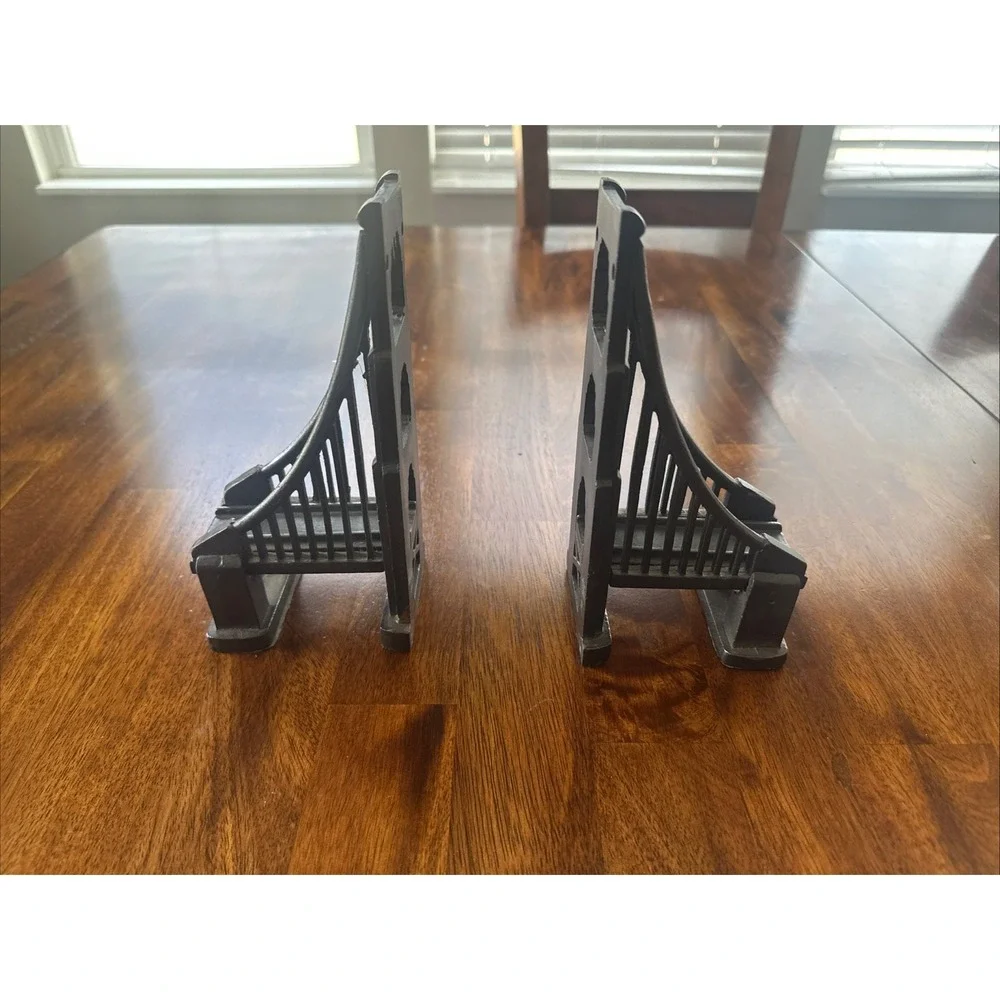 Restoration Hardware NYC Brooklyn Bridge Pair of Cast Iron Bookends Book Ends